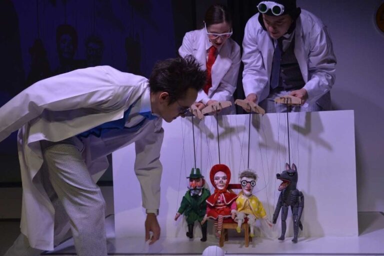 Czerwony Kapturek – zabawa w teatr